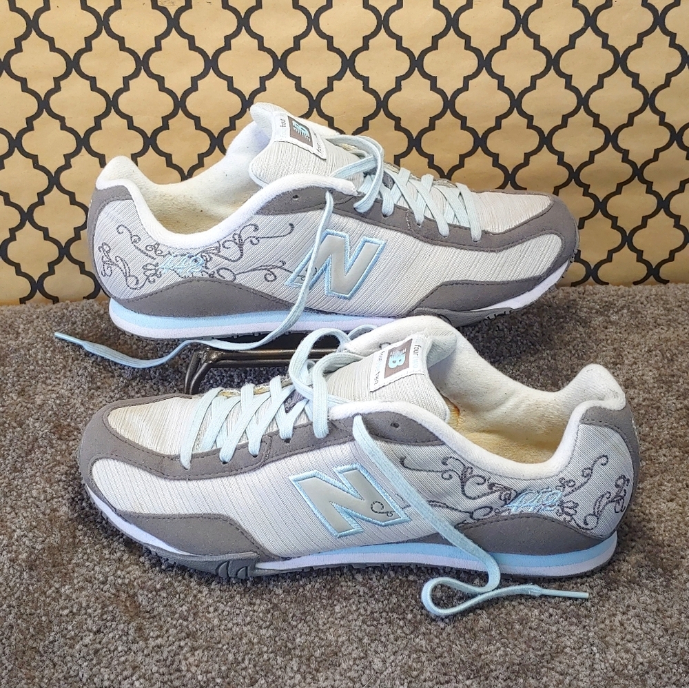 New Balance 442